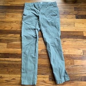 Gap Chinos